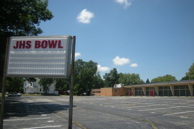 JHS Returns to The Bowl for Normal Hot Graduation, District Says Not Feasible to Air Condition Bowl - Vimarsana News