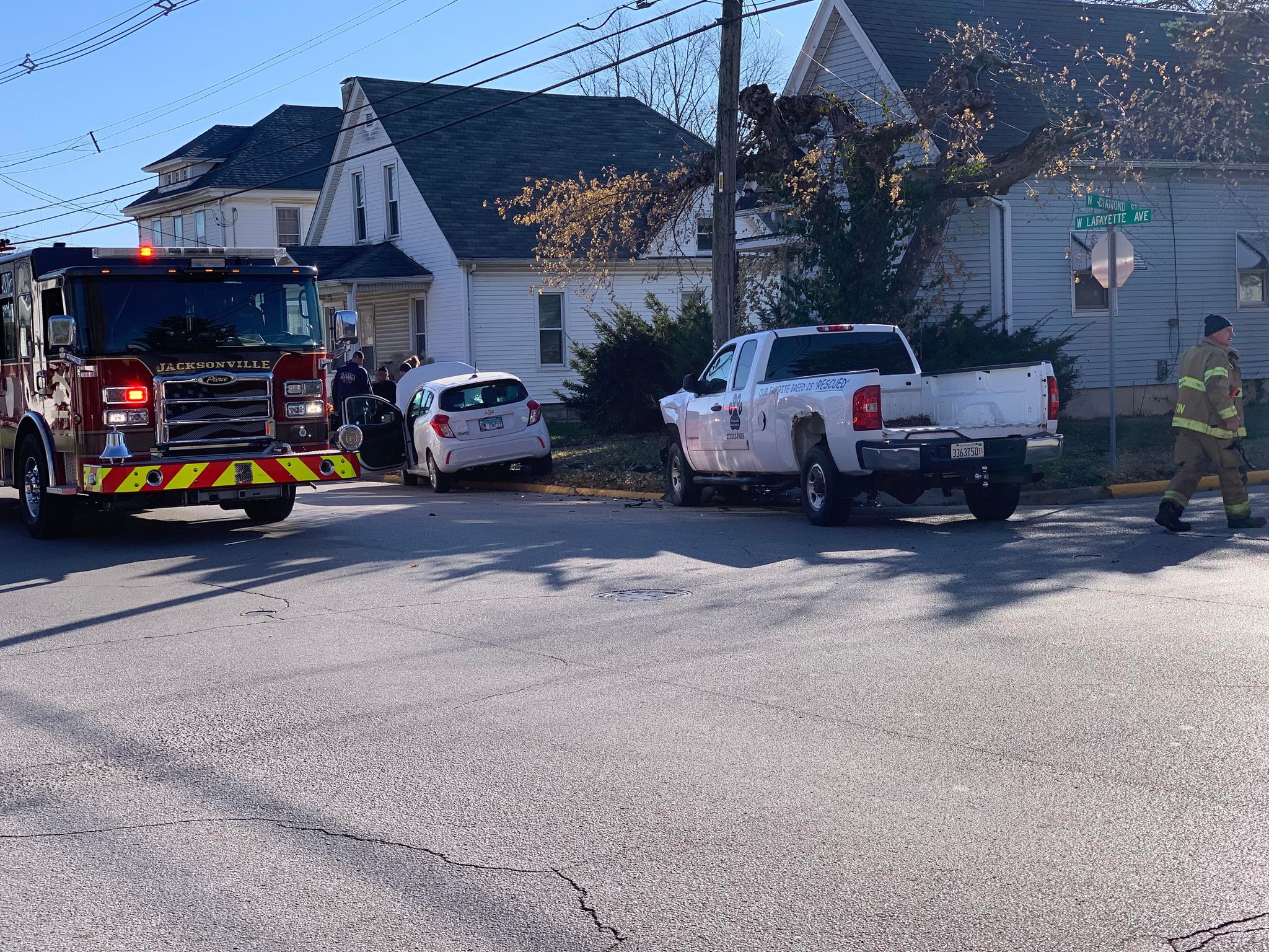 Two-Vehicle Crash Causes Truck to Strike Utility Pole on Jacksonville's North End – WLDS - Vimarsana News