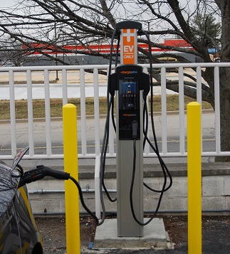 City's First Public EV Charging Station Unveiled at CNB Bank Friday – WLDS - Vimarsana News