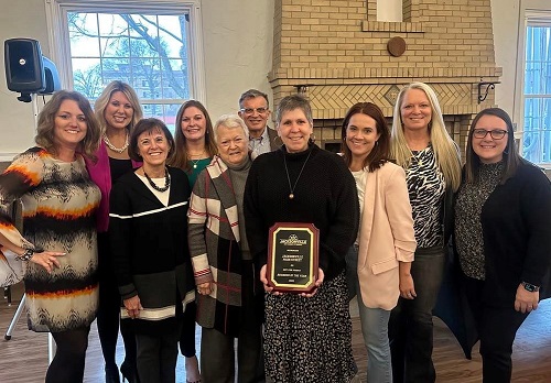 Chamber of Commerce Recognizes Area Businesses During Annual Meeting - Vimarsana News